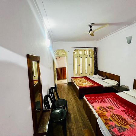 Inder Palace Barkot Luaran gambar